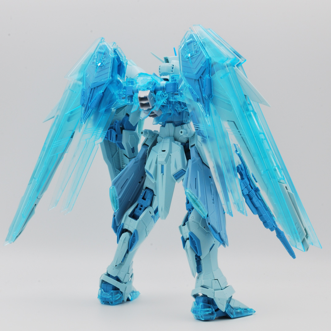 MG 1/100 フリーダムガンダム Ver.2.0［CROSS CONTRAST COLORS / CLEAR BLUE］ ギャラリー画像 4