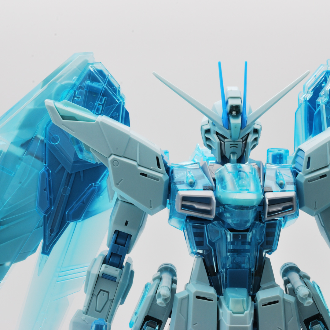 MG フリーダムガンダム Ver.2.0 [CCC / CLEAR BLUE] 61umRUj4gvL._UF350,350_QL80_.jpg