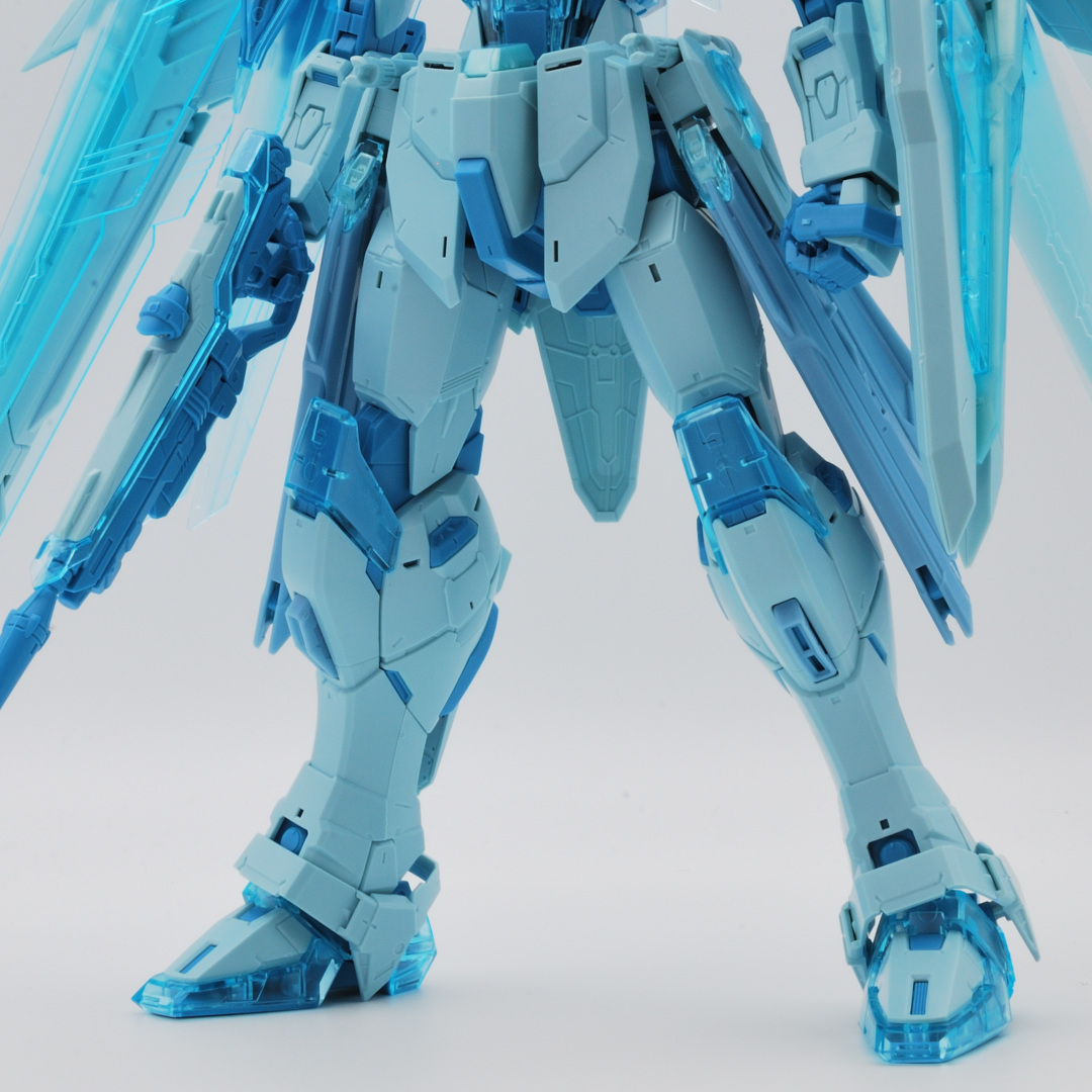 MG 1/100 フリーダムガンダム Ver.2.0［CROSS CONTRAST COLORS / CLEAR BLUE］ ギャラリー画像 11