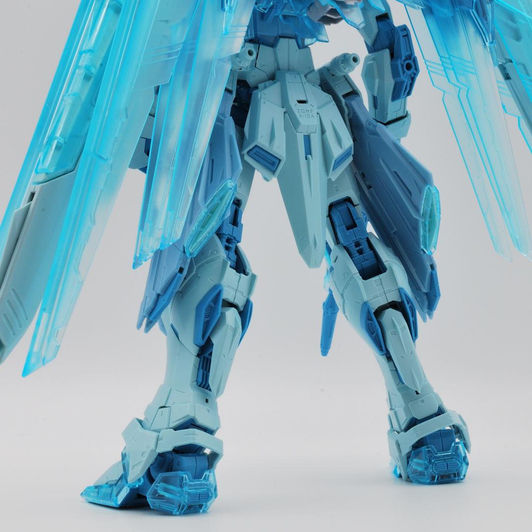 MG 1/100 フリーダムガンダム Ver.2.0［CROSS CONTRAST COLORS / CLEAR